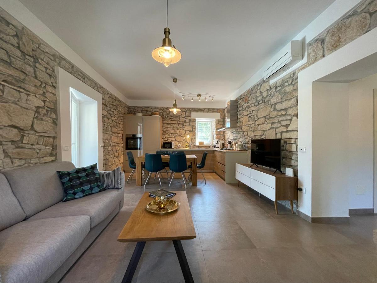 Villa Berto Nedeščina Buitenkant foto
