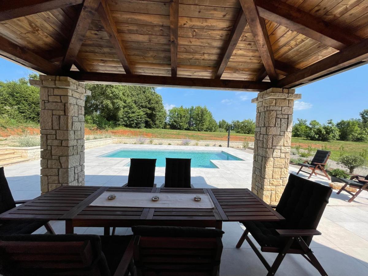 Villa Berto Nedeščina Buitenkant foto